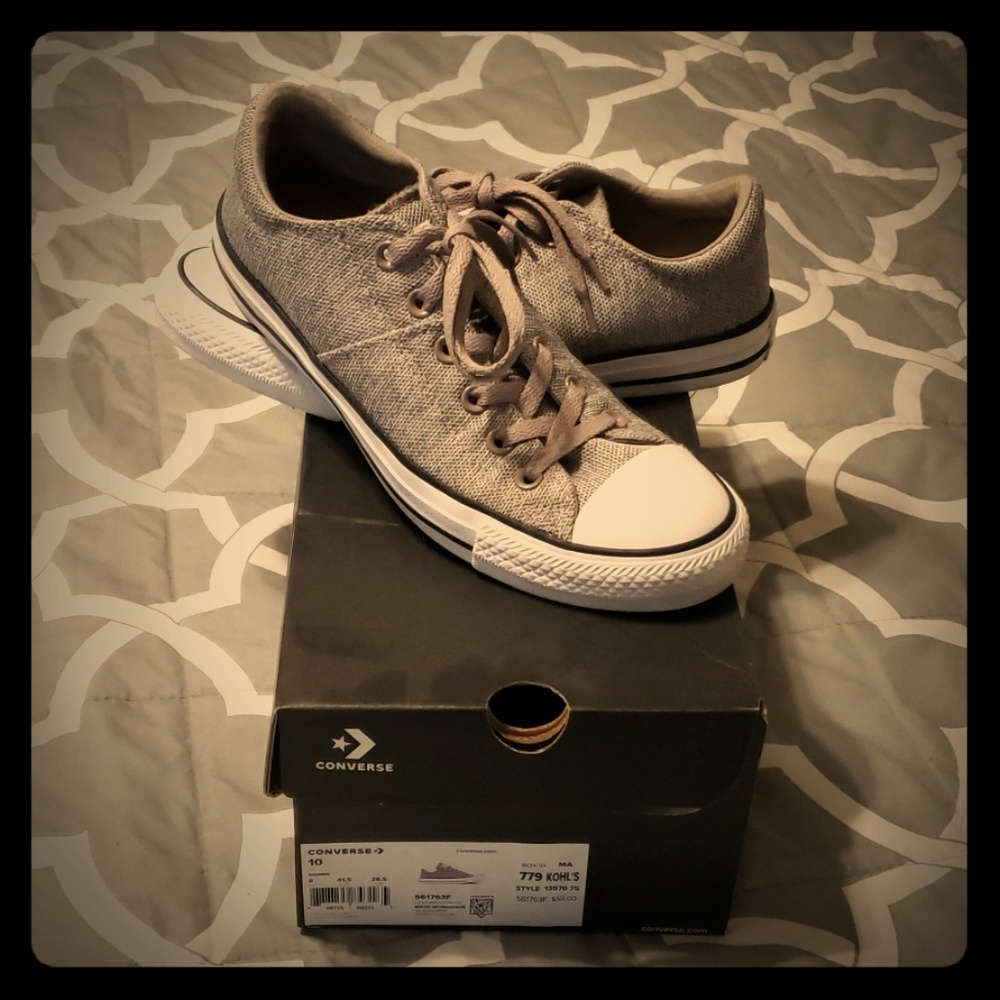 Converse womens, size 10 US, like brand new!